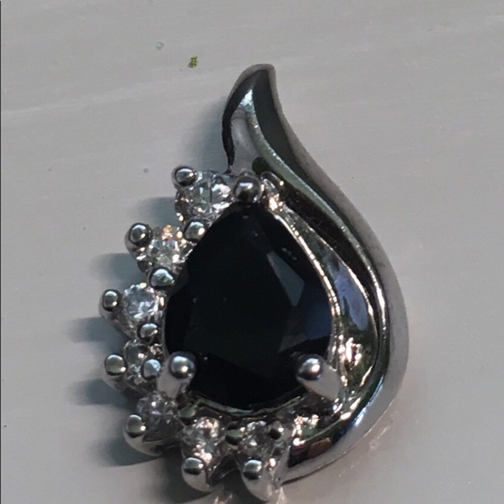 Sapphire n Diamond Pendant